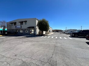 2101 E Edgewood Dr, Lakeland, FL à louer Photo intérieure- Image 2 de 42