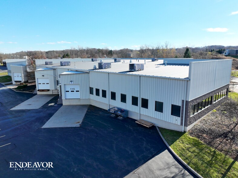 115 Victor Heights Pky, Victor, NY à vendre - Photo du bâtiment - Image 2 de 6