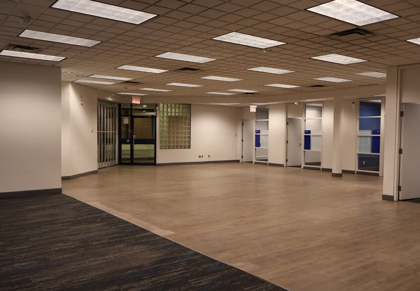 540 Main St, Winnipeg, MB for sale - Interior Photo - Image 3 of 9
