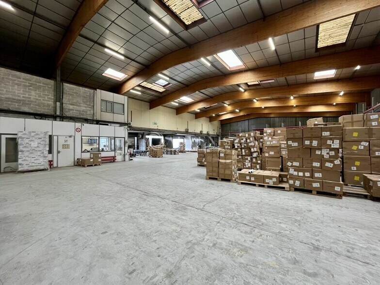 Industrial in Aulnay Sous Bois for lease - Interior Photo - Image 3 of 6