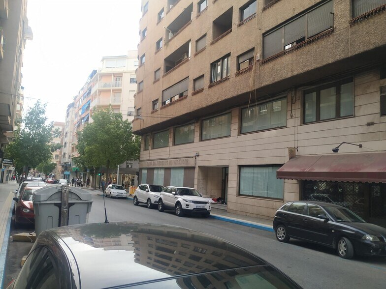 Commerce de détail dans Elche, Alicante à louer - Photo du bâtiment - Image 3 de 20
