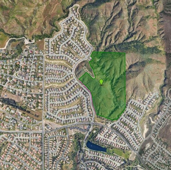 Cloverhill Dr, Highland, CA for sale - Building Photo - Image 2 of 18