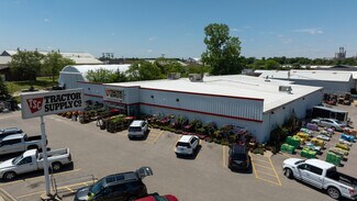More details for 6622 6th St SW, Cedar Rapids, IA - Retail for Sale