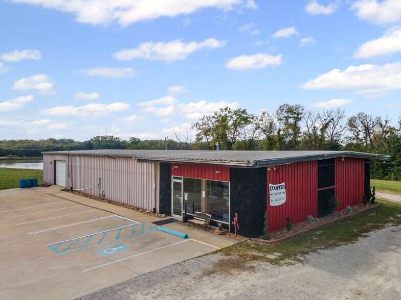 3160 W Arrow St, Marshall, MO à vendre - Photo du bâtiment - Image 3 de 51