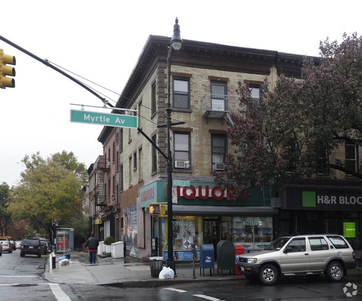 403 Myrtle Ave, Brooklyn, NY for lease - Primary Photo - Image 1 of 3