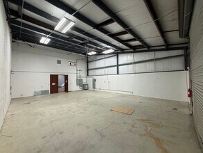 15349 Summit Park Dr, Montgomery, TX for lease Interior Photo- Image 2 of 16