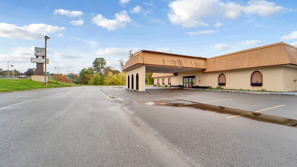 125 N Main St, Newark, NY à vendre - Photo du bâtiment - Image 3 de 24