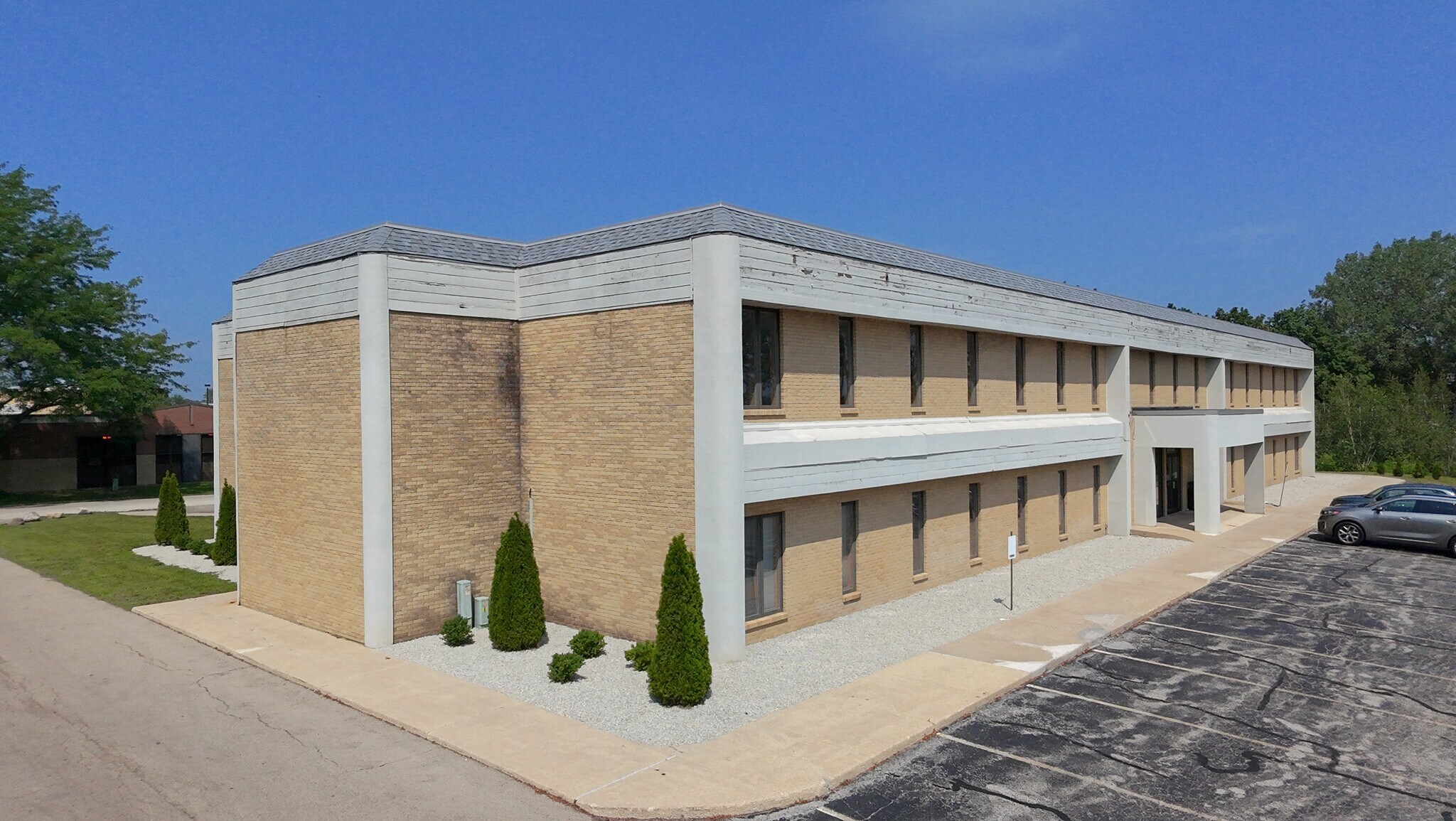 7115 Windsor Lake Pky, Loves Park, IL for lease Interior Photo- Image 1 of 11