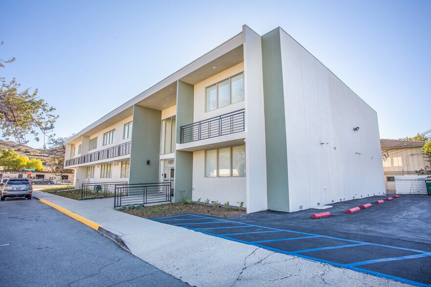 1429 Thousand Oaks Blvd, Thousand Oaks, CA à louer - Photo du bâtiment - Image 3 de 14