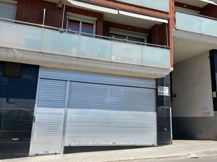 Immeuble residentiel dans Manresa, Barcelona à vendre - Photo du bâtiment - Image 2 de 2