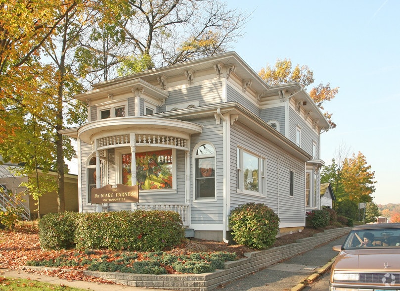 100 Main St, Southington, CT for lease - Building Photo - Image 2 of 10