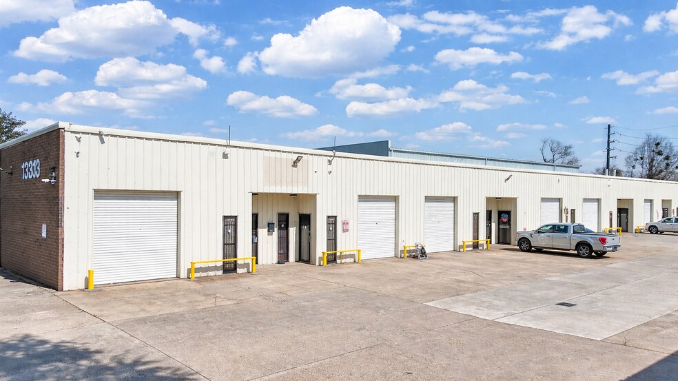 13308 Redfish Ln, Stafford, TX for lease - Building Photo - Image 2 of 3