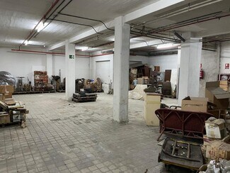 Plus de détails pour Multi-résidentiel à vendre