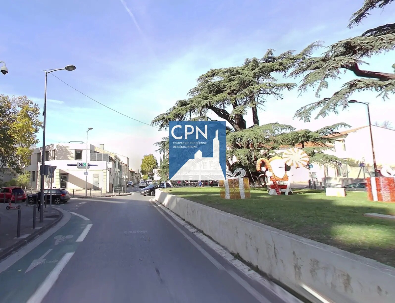 Retail in Marseille for lease Primary Photo- Image 1 of 4