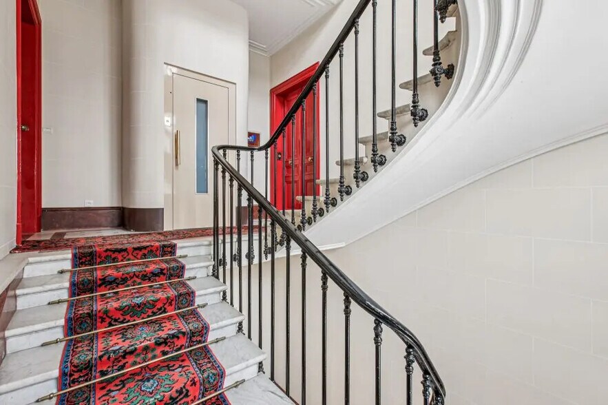 12 Avenue Franklin D. Roosevelt, Paris à louer - Photo intérieure - Image 3 de 10