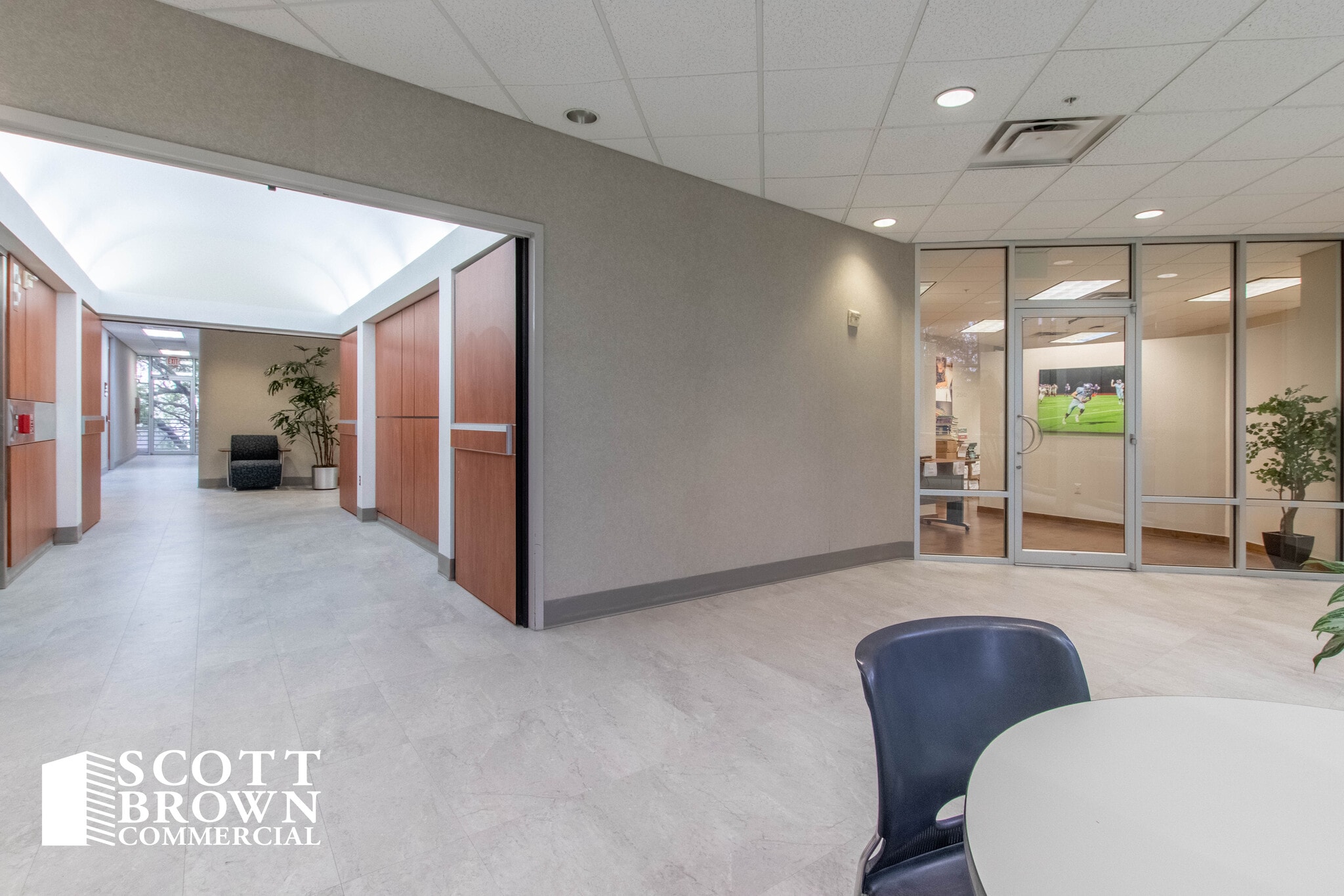 417 Oakbend Dr, Lewisville, TX à louer Photo intérieure- Image 1 de 13