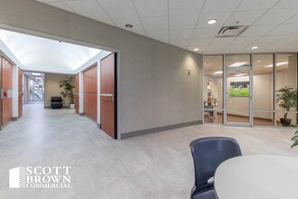 417 Oakbend Dr, Lewisville, TX à louer Photo intérieure- Image 1 de 13