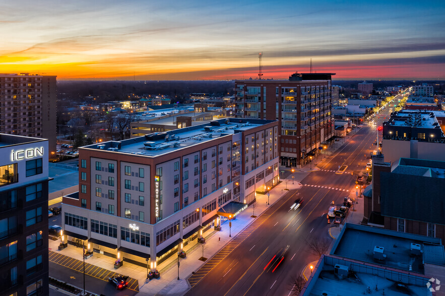 400 N Main St, Royal Oak, MI à louer - A rien - Image 3 de 17