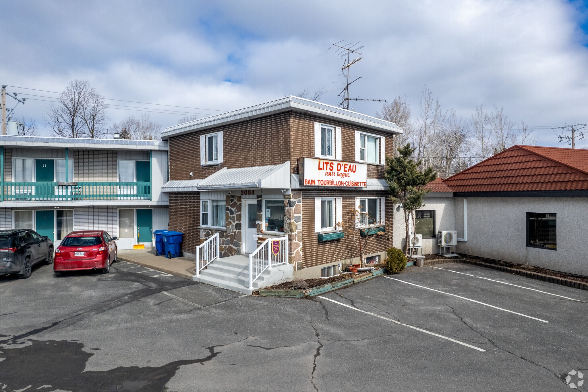 2084 Boul Sir Wilfrid Laurier, St-Bruno-de-Montarville, QC for sale Primary Photo- Image 1 of 1