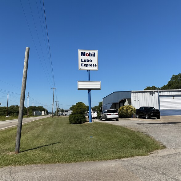 4341 S Carolina 24, Anderson, SC à vendre - Photo du bâtiment - Image 1 de 6