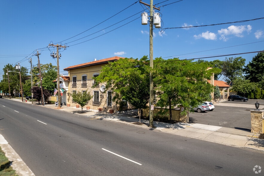 147 W Westfield Ave, Roselle Park, NJ for sale - Building Photo - Image 3 of 7