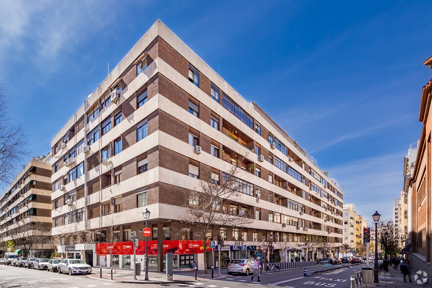 Calle Fernando el Católico, 61, Madrid, Madrid for sale - Primary Photo - Image 1 of 2