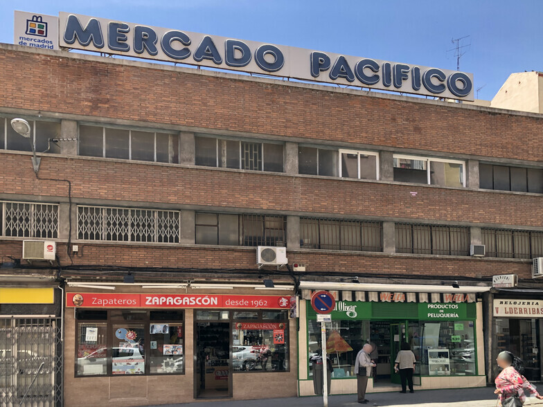 Calle Valderribas, 30, Madrid, Madrid à louer - Photo du bâtiment - Image 2 de 3