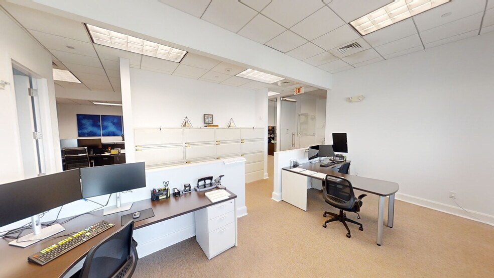 175 SW 7th St, Miami, FL à louer - Photo du bâtiment - Image 3 de 31