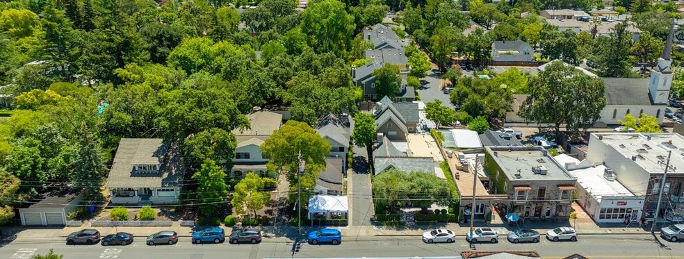 141-145 E Napa St, Sonoma, CA à vendre - Photo du bâtiment - Image 2 de 5