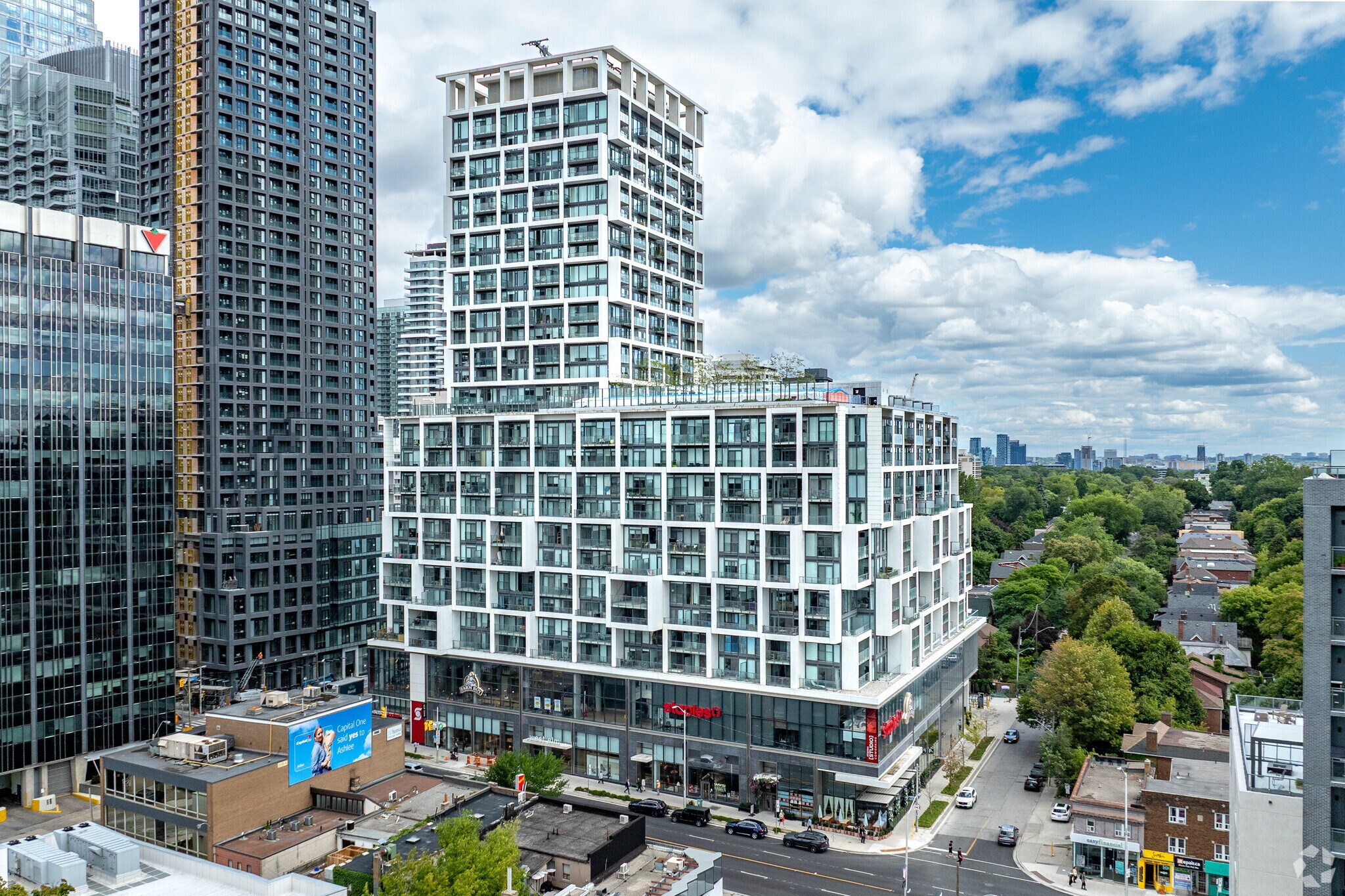 2131 Yonge St, Toronto, ON à vendre Photo principale- Image 1 de 1