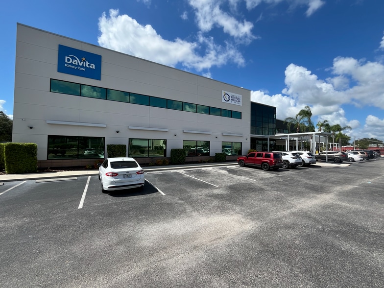 250 Avenue K SW, Winter Haven, FL for lease - Building Photo - Image 2 of 21