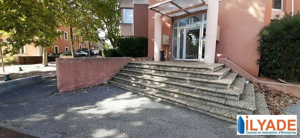 Office in Vitrolles for lease Building Photo- Image 1 of 2