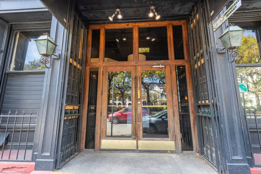 7-9 E Bay St, Savannah, GA à vendre - Photo du bâtiment - Image 2 de 54