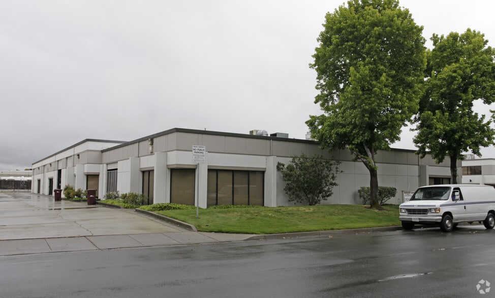 23762 Foley St, Hayward, CA à louer - Photo du bâtiment - Image 1 de 5