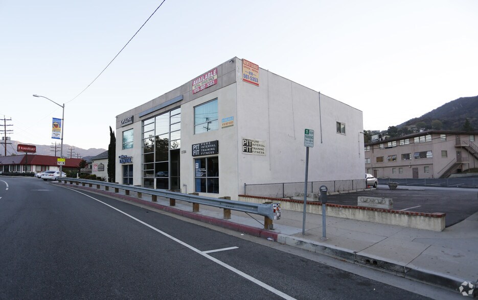 1528 Canada Blvd, Glendale, CA à louer - Photo du bâtiment - Image 1 de 11