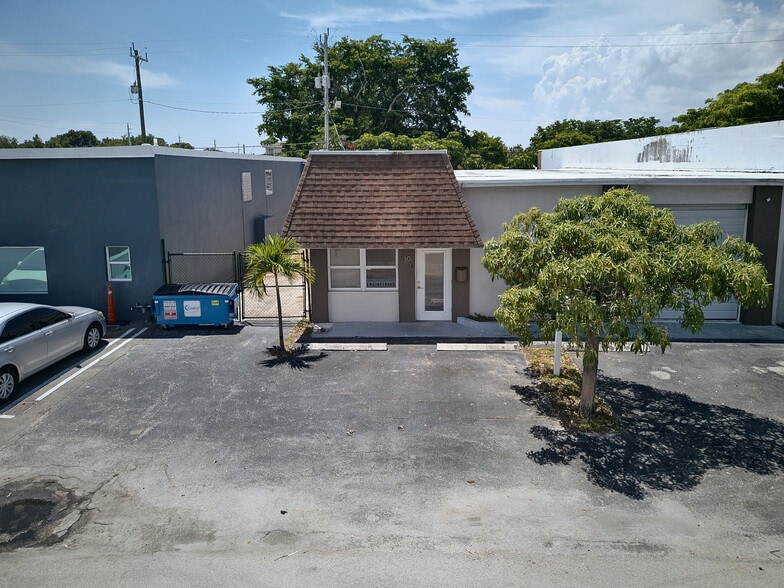 30 SW 5th Ct, Pompano Beach, FL for sale - Building Photo - Image 3 of 15