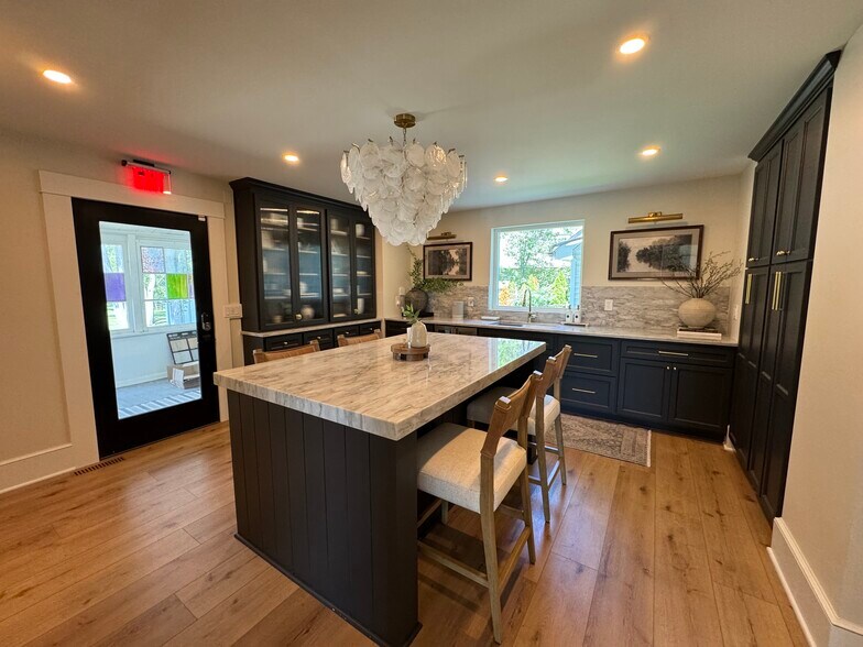 267 N Liberty St, Powell, OH à louer - Photo du bâtiment - Image 2 de 8