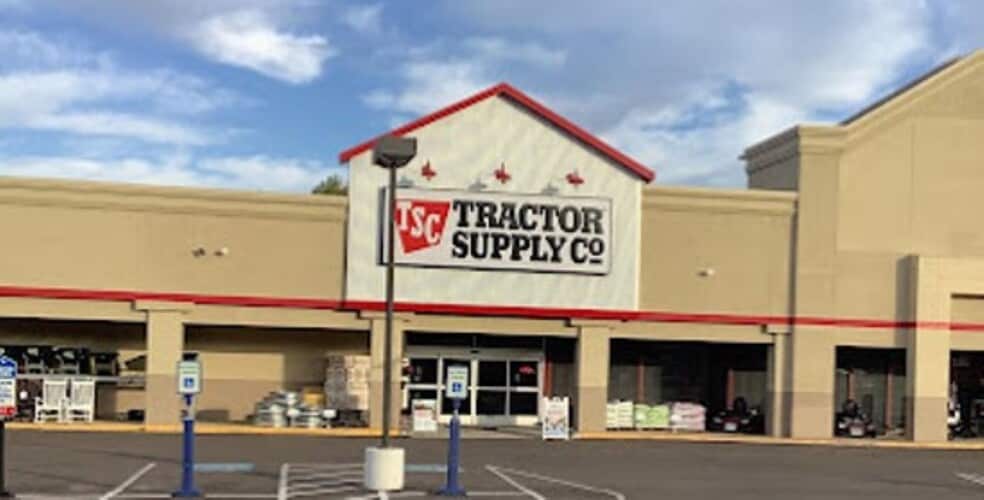 23250-23300 Lorain Rd, North Olmsted, OH for lease - Building Photo - Image 1 of 5