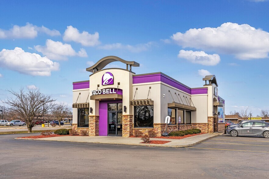 3702 W 3rd St, Bloomington, IN à vendre - Photo du bâtiment - Image 2 de 5