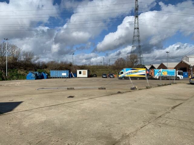 72-76 River Rd, Barking à louer Photo principale- Image 1 de 4