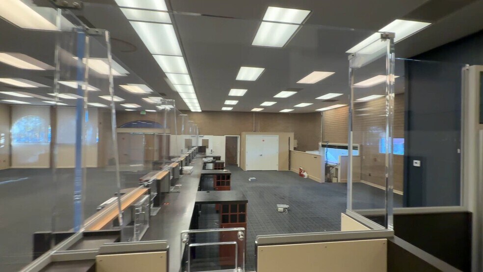 1800 Arden Way, Sacramento, CA à vendre - Vidéo sur l’inscription commerciale - Image 2 de 13