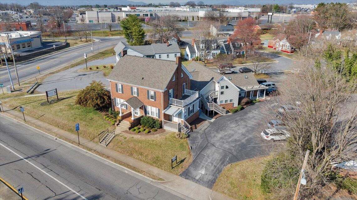 5034 Williamson Rd NW, Roanoke, VA for lease Primary Photo- Image 1 of 25