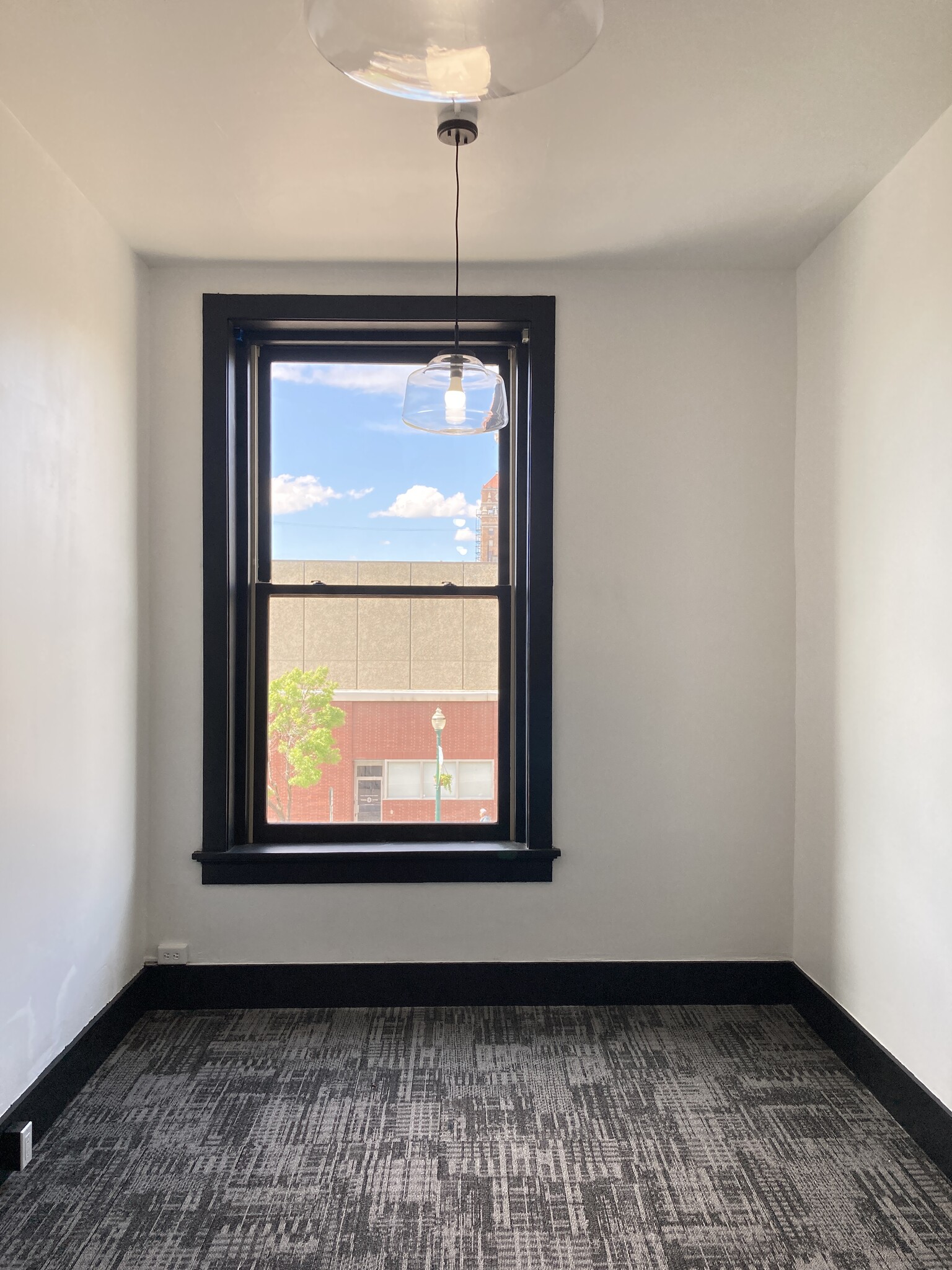 5 W Alder St, Walla Walla, WA for lease Interior Photo- Image 1 of 4