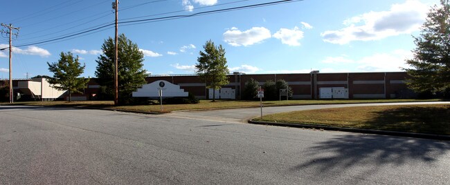 Plus de détails pour 100 Don Truell Ln, Thomasville, NC - Industriel à louer