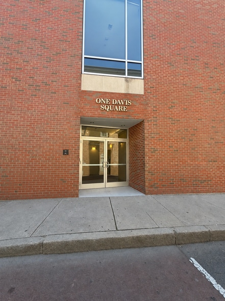 One Davis Sq, Somerville, MA for lease - Building Photo - Image 3 of 11