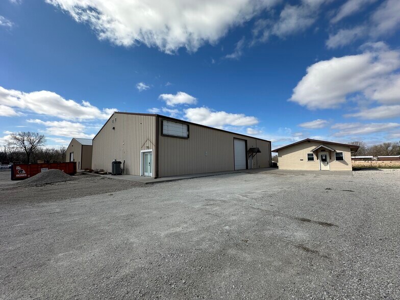 111 Walnut Ln, Colona, IL for lease - Building Photo - Image 3 of 4