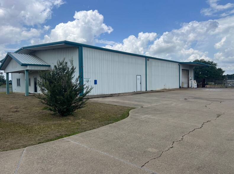 240 Corporate Dr, Sibley, LA for sale - Building Photo - Image 3 of 10
