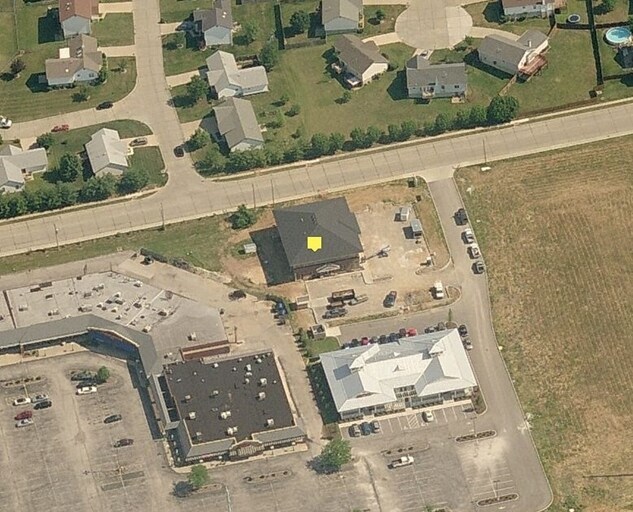 2046 Queens Brooke Blvd, Saint Peters, MO à louer - Photo du bâtiment - Image 3 de 7