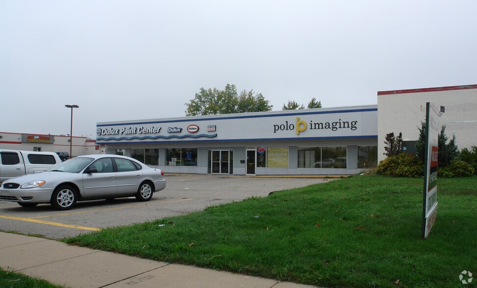 5716 S Pennsylvania Ave, Lansing, MI à louer - Photo du bâtiment - Image 2 de 4