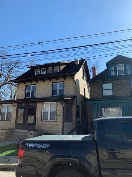 1663 Suburban Ave, Pittsburgh, PA for sale - Building Photo - Image 3 of 28